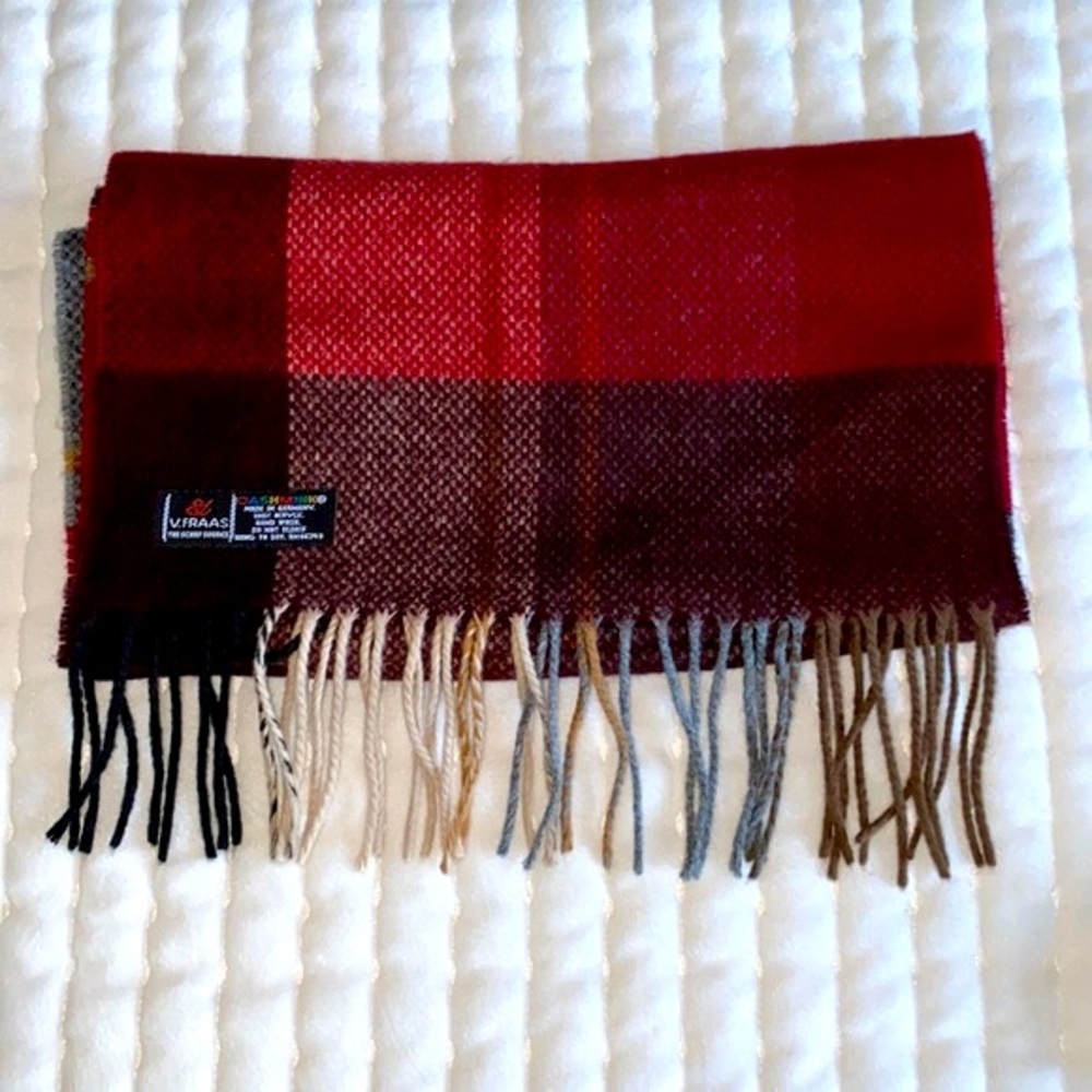 ** SOLD ** VFRAAS / NWOT Cashmink Scarf Made in Germany
